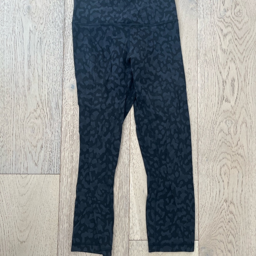 Women’s Black Patterned Leggings